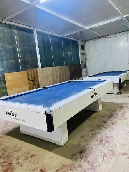 السلام عليكم ميزوا بليارد للبيع عدد ٣مع قماش وطوب وكيوبات كاملات ميزوا نضيفه العنوان الحصوه ملعب فتحي السعر الاتصال على ارقام تاليه ***********/0773648290
