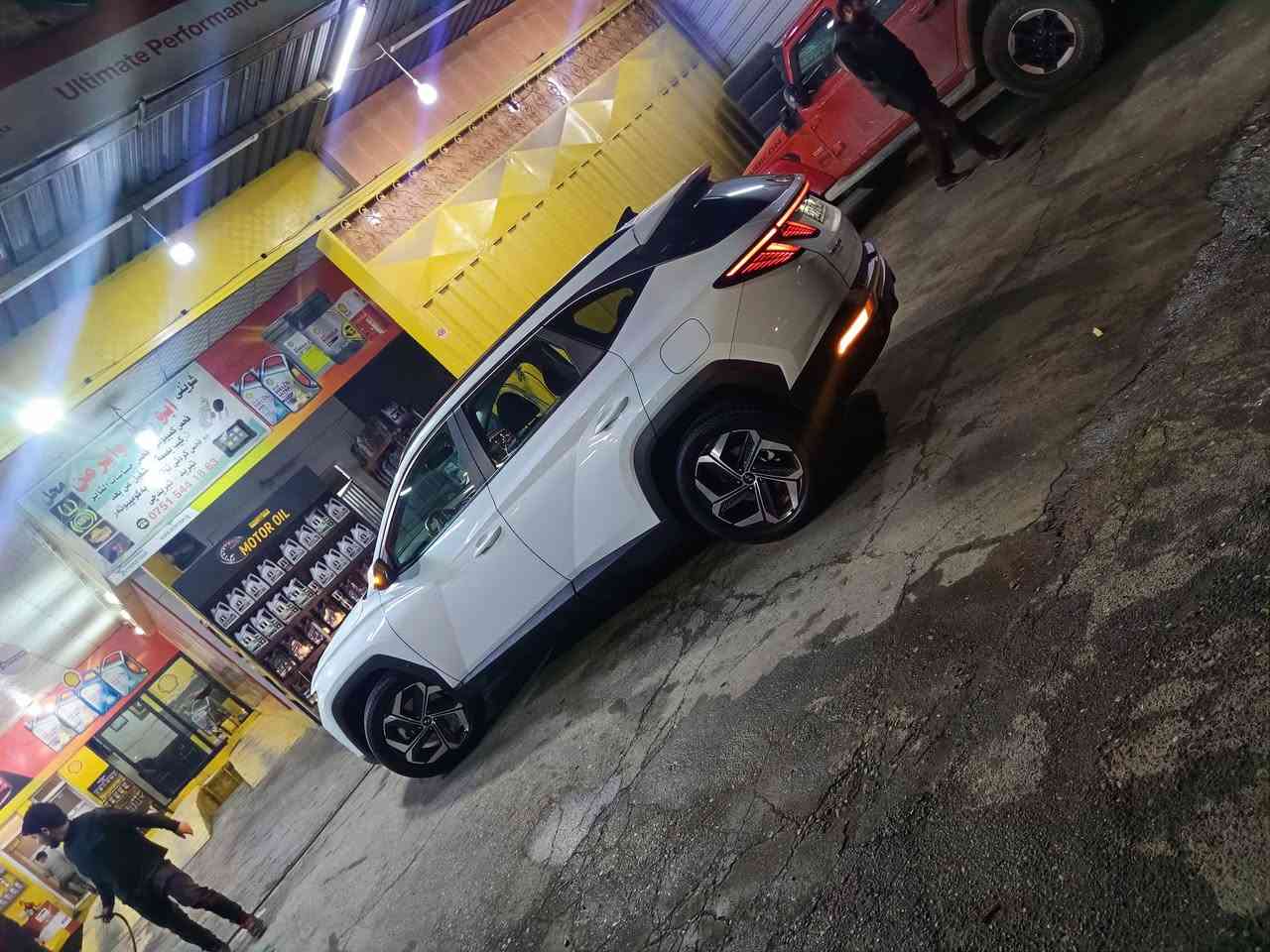 سلام عليكم توسان امريكي فول مواصفات موديل 2022بيه قطعتين بنيد كلير وجملغ الامامي بدون داخل شراط مكينه 2500ماشيه 65الف ابيع او مراوس حسب الاقناعه مكان الحله الحمزه الغربي تواصل ***********
