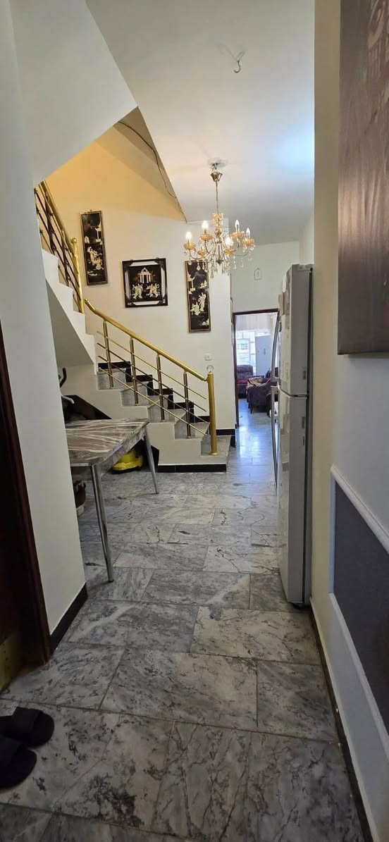 للبيع مساحة 113 متر
الجبهه 6
3 نوم
صالة 
مطبخ 
2 خدمات
كراج سيارة
شارع المغرب بالقرب من السفارة الإيطالية 
للتواصل مكتب قصر المغرب للعقارات 
واتساب ***********
