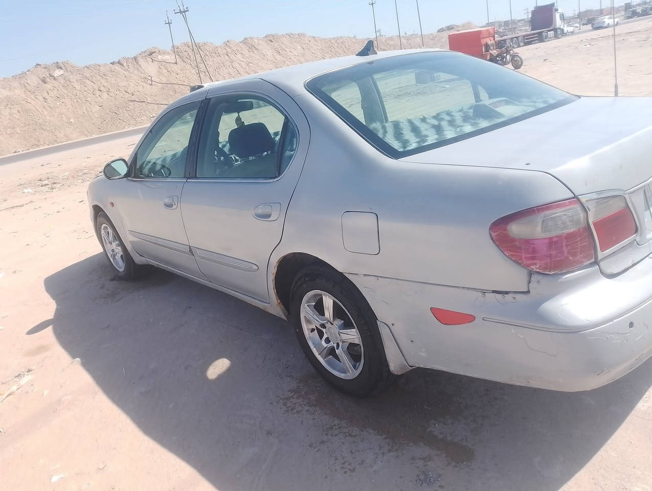 السلام عليكم سياره نيسان مكزمه مديل 2000 مكفوله كصه ونغل وضربه رقم نكليزي مخصصين لها  دواخل جيس كير ومكينه بلد جدد تخم تاير جدد حداديه جديده السعر 37مكاني البصره الزبير رقم الهاتف ***********
