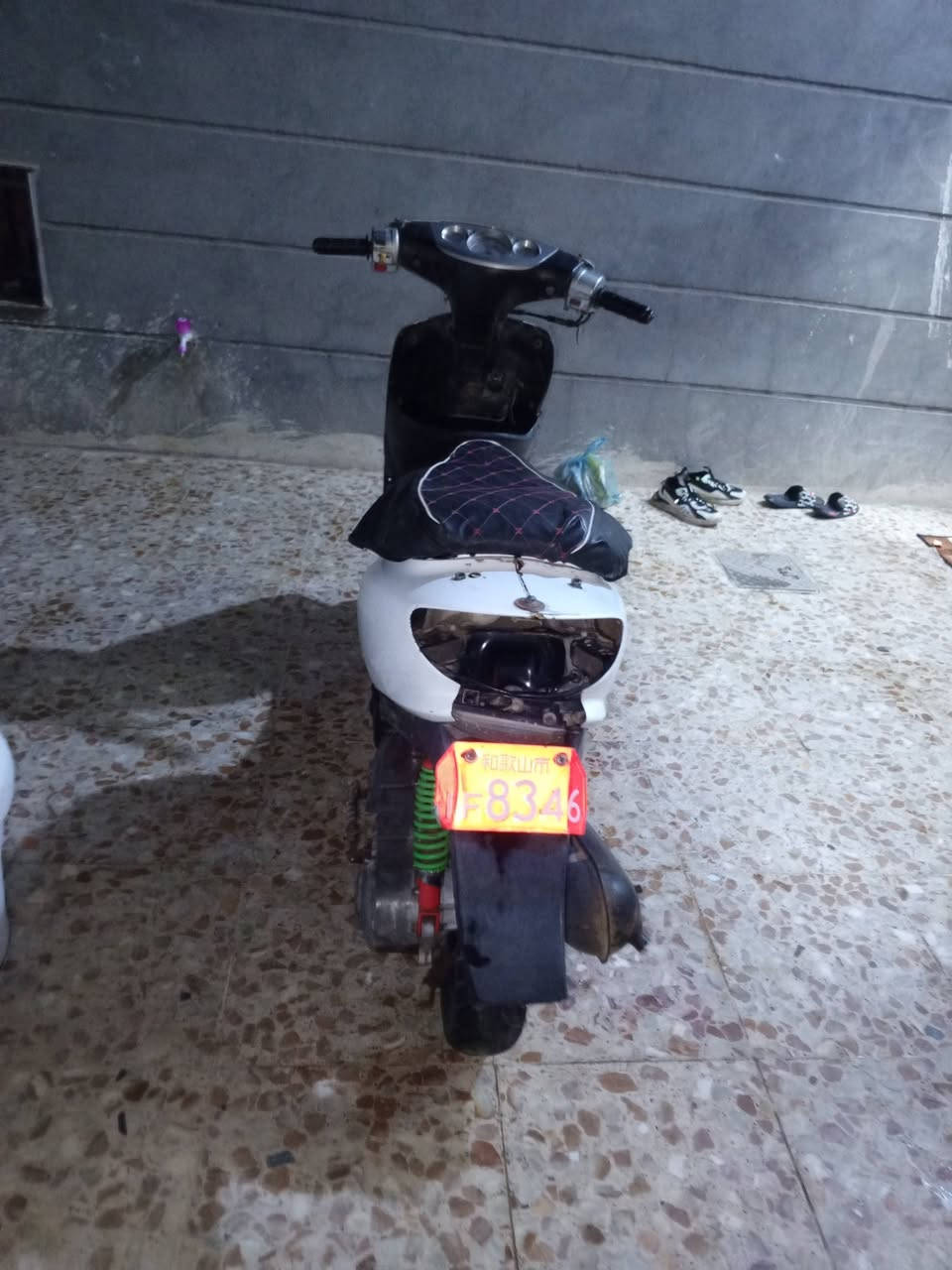 السلام عليكم دراجه عصفوريه 60 السعر 125 وبيها مجال مكان عزيزيه اومراوس رقم الهاتف ***********
