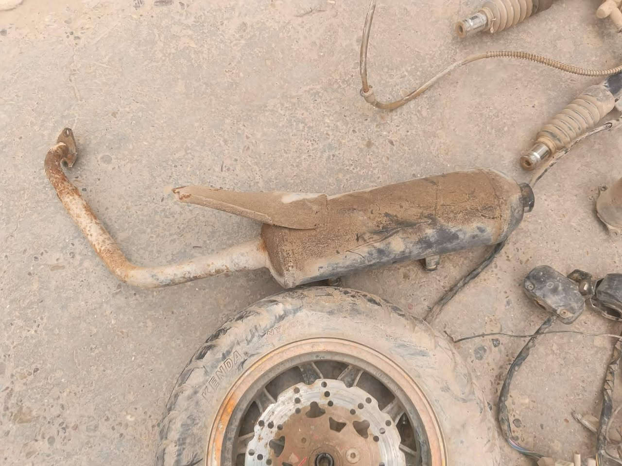 السلام عليكم  السعر قيم وأخذ   ظفيره  فتحتها بأيدي حتى قواعد الكلوبات بيها وسلف ودبل كامل هوه وحساس الدهن والبريك يعني بعدهن متصلات بالظفيره وياله نظيفات وبعد هواي شغلات اني فاتحن بيدي كلشي شغال  حتى شاصي موجود مكاني الجسر الدوار


**إذا كنت صاحب هذا الإعلان وتريد حذفه لأي سبب، رجاءا أرسل رسالة إلى الدعم الفني**