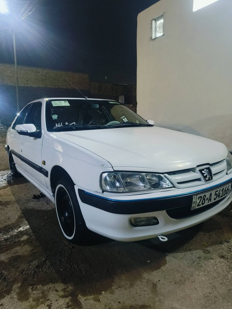 سلام عليكم 

بيجو بارص 2015 سياره بيه جاملغ وبنيد 
سياره محرك ستوني شاده صار اقل شهر تبريد ثلج تخم تاير جديد سياره كهربائيات كله شغاله سياره كاعيه جلد دوشمه جديده نحله 
سعر 50 وبيه مجال بصيط 
***********
