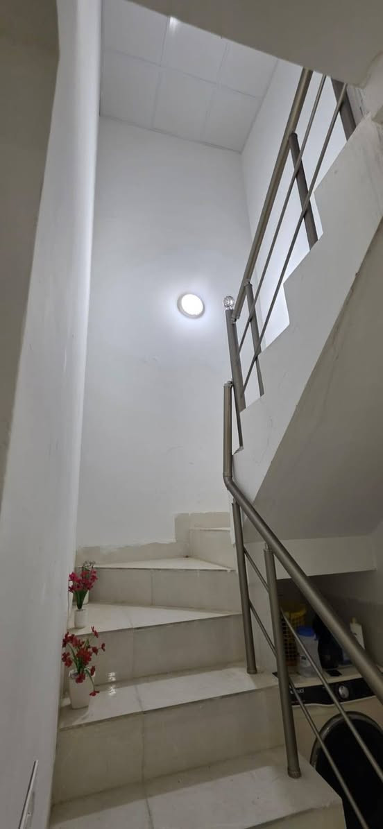 للبيع العنوان راسان
مساحه الدار ١٥٠
جنس الدار طابو صرف
 محتويات الدار👇
 غرفه نوم عدد ٢
صاله
استقبال
مطبخ حار بارد 
 الطابق الثاني بيتونه
مخرن سندويش
 سطح الدار ايزوكام
للمعلومات أكثر 
***********
