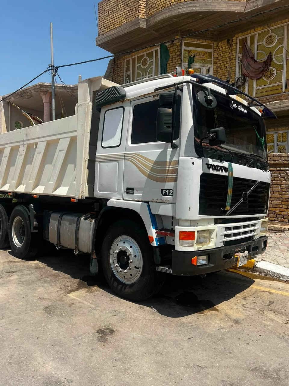 السلام عليكم
  فالفو رقم واسط مكينه 21 كير 3x3 تايرات 24 صاج
سياره جاهزه كهربائيات تبريد تخم تاير عوزها بس زوج
مكان السياره: واسط 
السعر: بل الخاص او اتصل على هذا الرقم : ***********
