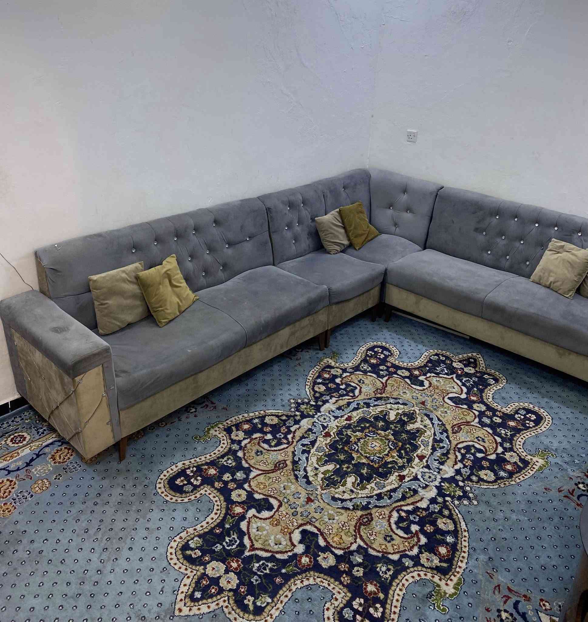 تخم ديوان استعمال قليل جداً
مابي ضرر نظيف واضح بالصور 
سعره ٢٢٥ الف مكاني بغداد البلديات 
***********
