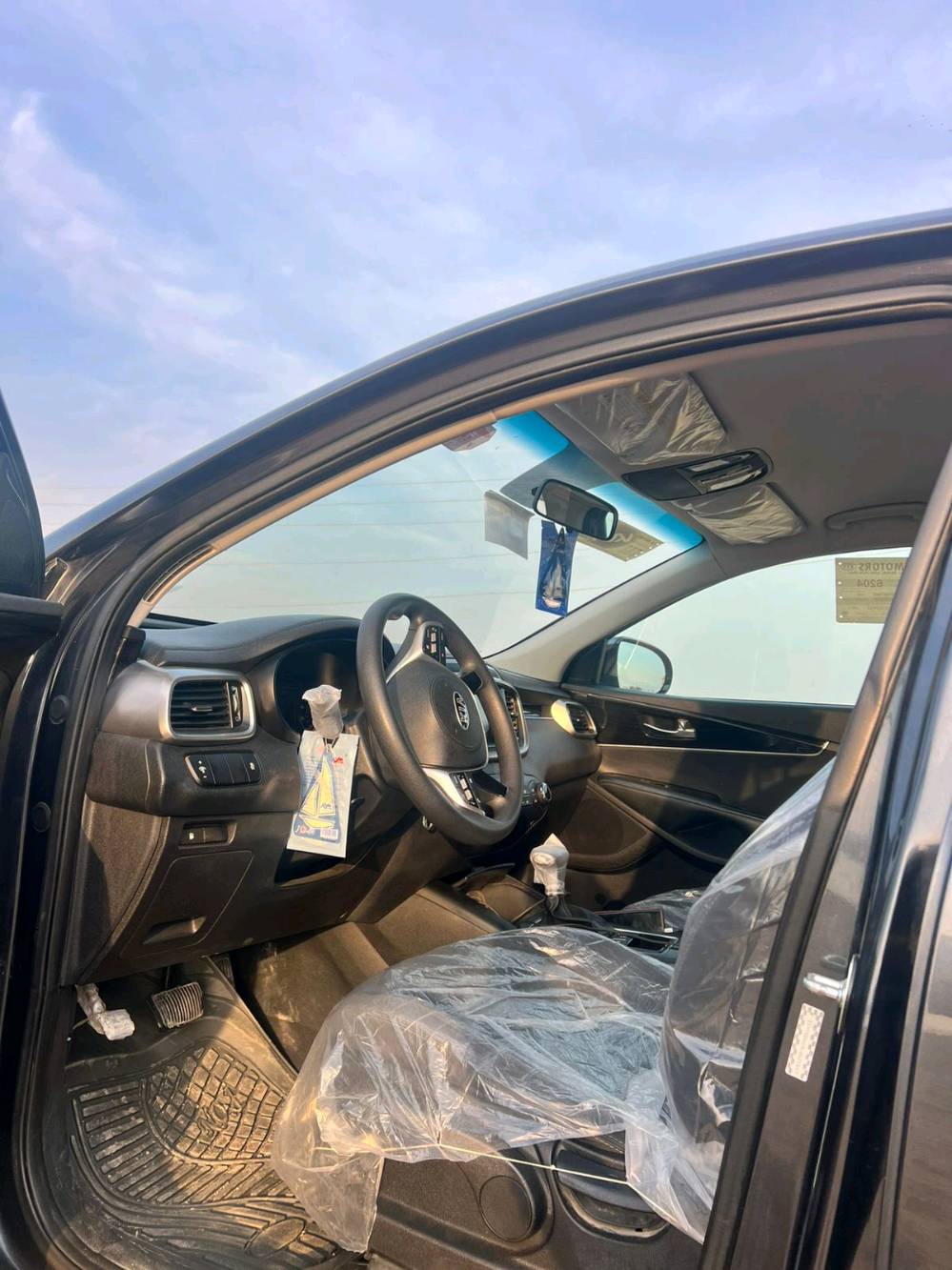 السلام عليكم #للبيع  اومراوس حسب القناعه كيا سورنتو موديل 2020 محرك #V6رقم بغداد بسمي مشروع وطني كيرومحرك مكفول بيها ربع البونيد فقط وشرط مامفتوح #ليبل #واحد السياره ع وضع الشركه      #السعر185وبيهامجال المكان صلاح الدين تكريت للأستفسار***********