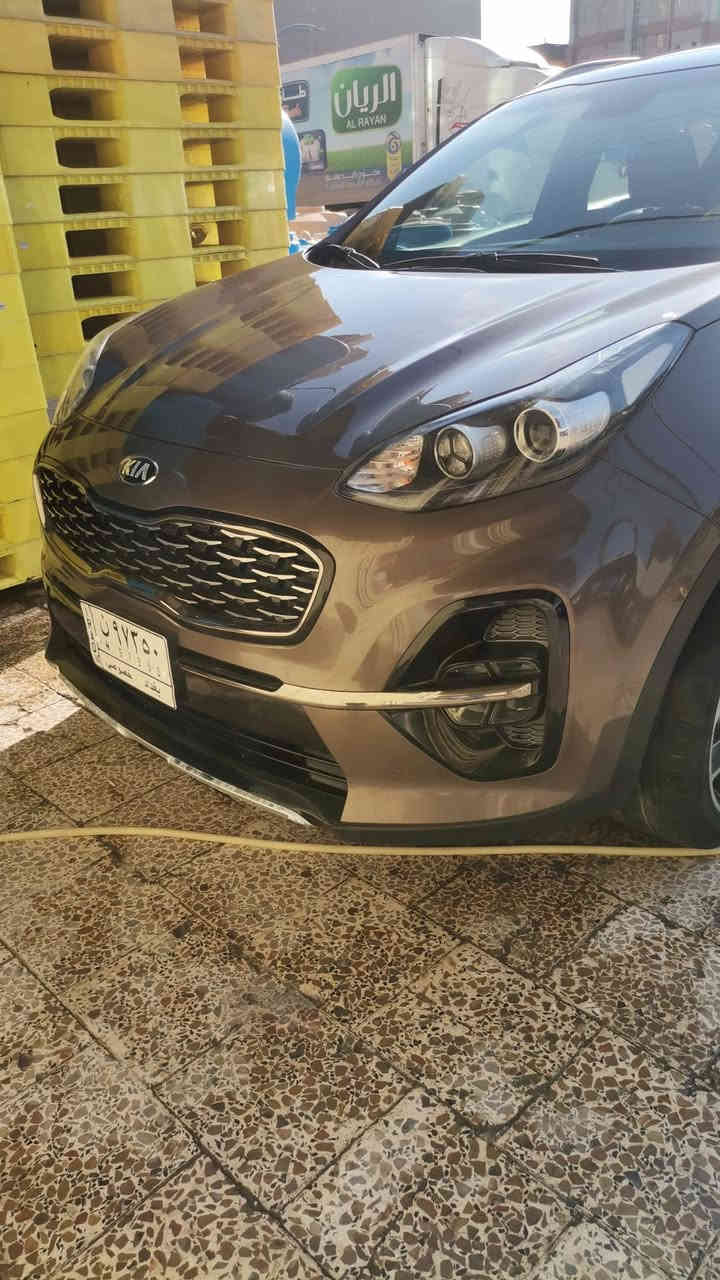 السلام عليكم سبورتج موديل ٢٠٢٠GT     الشركه الدوليه العراقيه رقم بغداد 
السياره فول مواصفات ١ع١ 
بنرامه
بصمه ترحيب 
كشنات جلد تدفئه تبريد
حساس أمامي خلفي 
ويل كب ١٩
اريل نفكيتر
كامره دواره
حساسات ضغط الإطارات 
نضام مانع انزلاق
نضام نزل المنحدرات
اشاير بل مري 
مخرج منفذ طاقه
وباقي مواصفات الفول جي تي لاين مكفوله كفاله عامه وصور السونار بلمنشور
السعر ٢١٠ بغداد ***********
