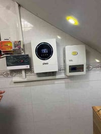 تم بحمد الله تركيب منظومة طاقة شمسية بقدرة 5.5 كيلو واط مع انفيرتر 6 ك...