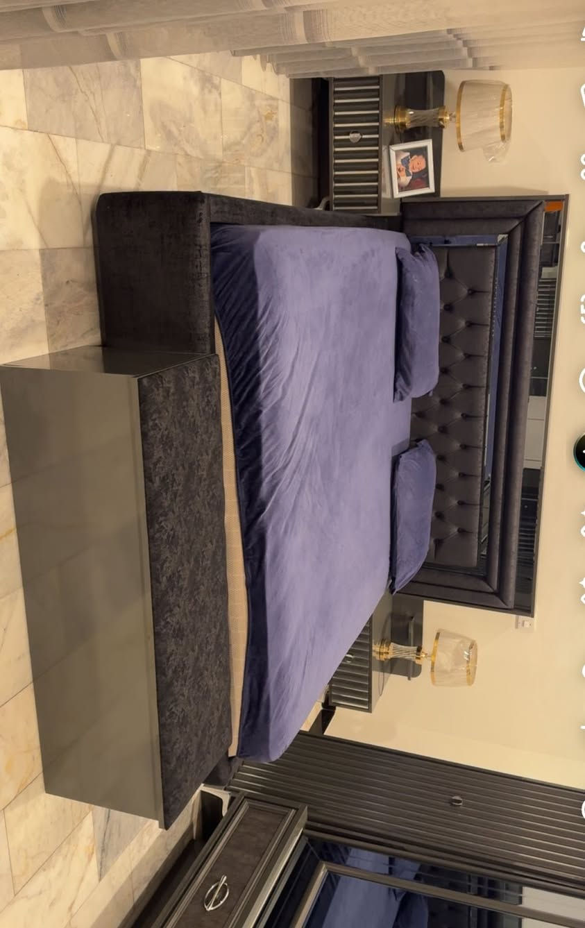 غرفه نوم تركيه كامله 7  قطع غرفه اخو الجديده نضافه 100%الجربايه ليس خشبته الاصليه الجربايه جواها صوميه متينه اصليه سعرها وحد عن سعر الغرفه الشراي خاص فقط الشرايه رصيد او واتساب
*********** ‬
