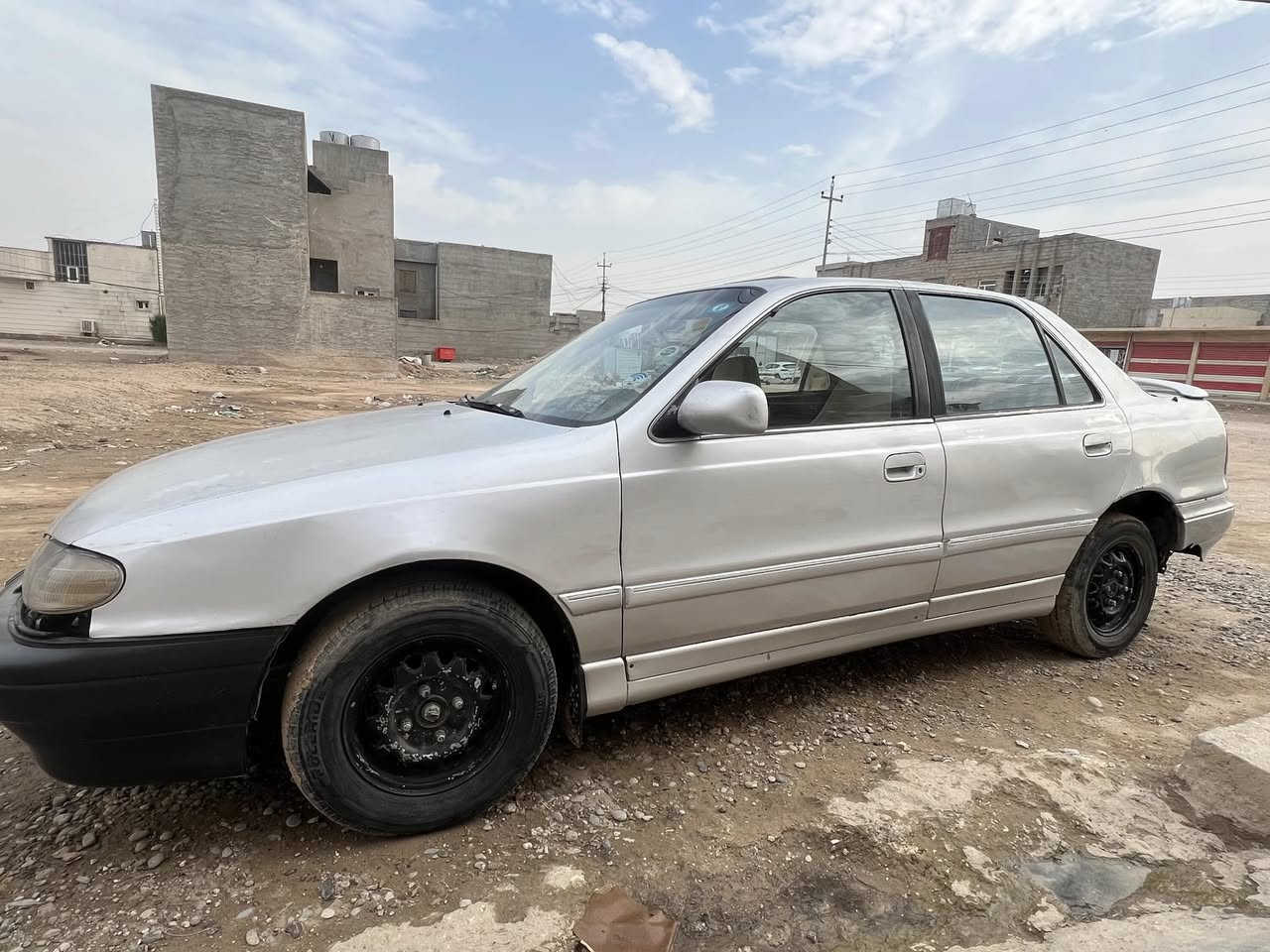 السلام عليكم 
النترا دمعه موديل ١٩٩٤ 
ب اسمي ثاني يوم احولك 
محرك وكير شرط 
كشر نضيف مصبوغه عام  
السعر ٣٣وبيه مجال الشراي يتصل ع هذا الرقم ***********
