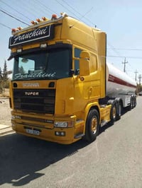 اسكانيا 2004 • تريلة صهريج تبريد • محرك V8/500