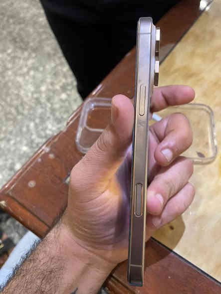 ايفون 16برو ماكس نضافه٪؜100شرق اوسط بطاريه 97 ذاكره 256 العنوان العشار بيع مستعجل *********** السعر 135000
