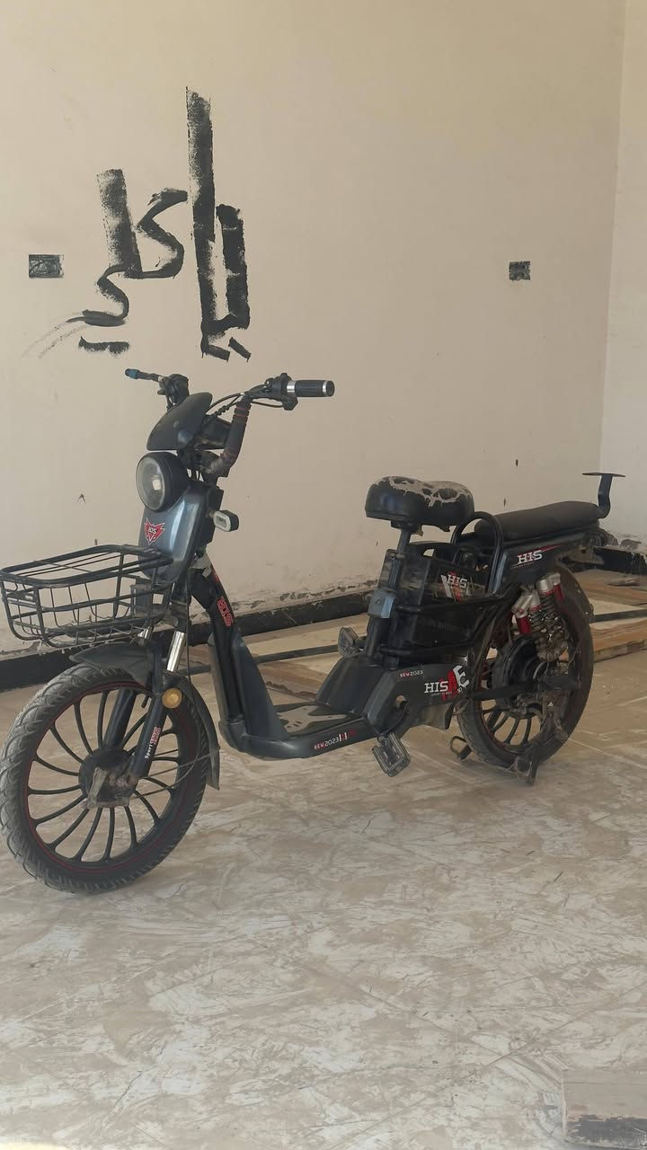 السلام عليكم
دراجة شحن للبيع كاملة ما بيها اي نقص سرعتها 60 السعر 250 وبيها مجال


**إذا كنت صاحب هذا الإعلان وتريد حذفه لأي سبب، رجاءا أرسل رسالة إلى الدعم الفني**