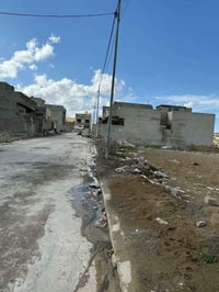 ارض لبيع بالملايين الثانية  ١٤٠ متر واجهة ٧ خدمات كاملة تبليط وماء وكه...