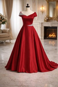 تصميم خاص • مقاس ٤٢ • لبست مره وحده