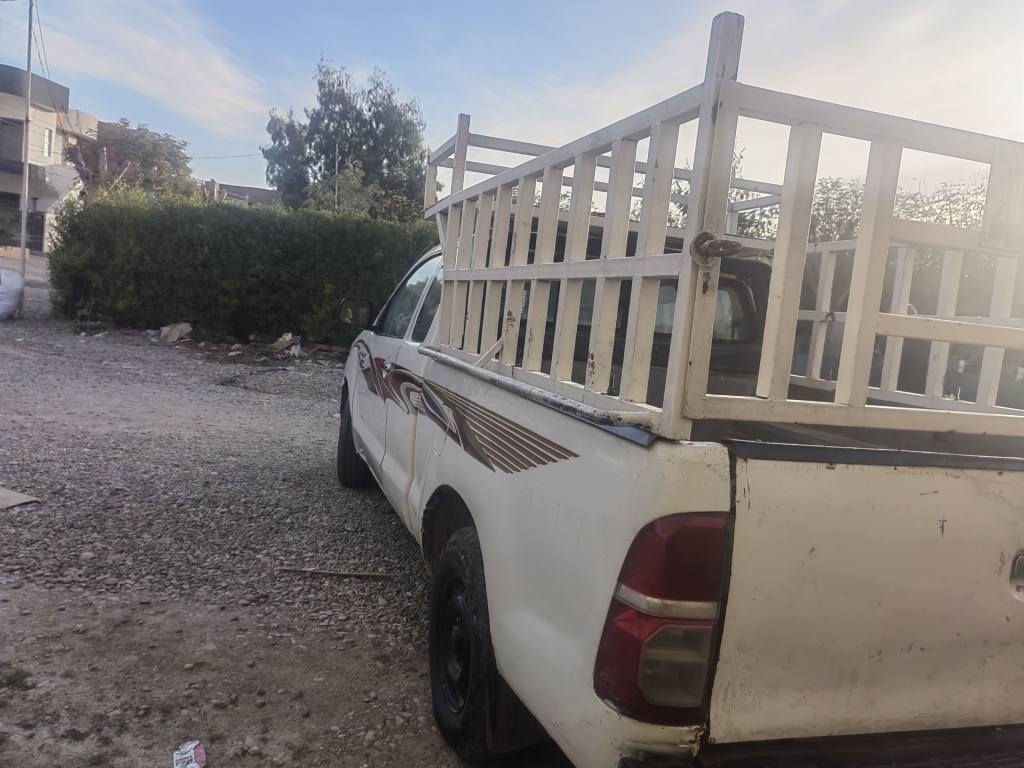 به ناوى خواى گةورةوميهرةبان 
تويتا مةرزية 
موديل ٢٠٠٨
مةكينة گةورة 
جامة كارةباية 
تةبريد ساردووگةرمة 
قةمةرو نيوة 
جيگاى پينج نةفةرى كامل 
بودي چوار قولاب 
ساغي دوبةى 
هيشتا كودى بودةر نةكراوة 
*********** كالار, السليمانية
