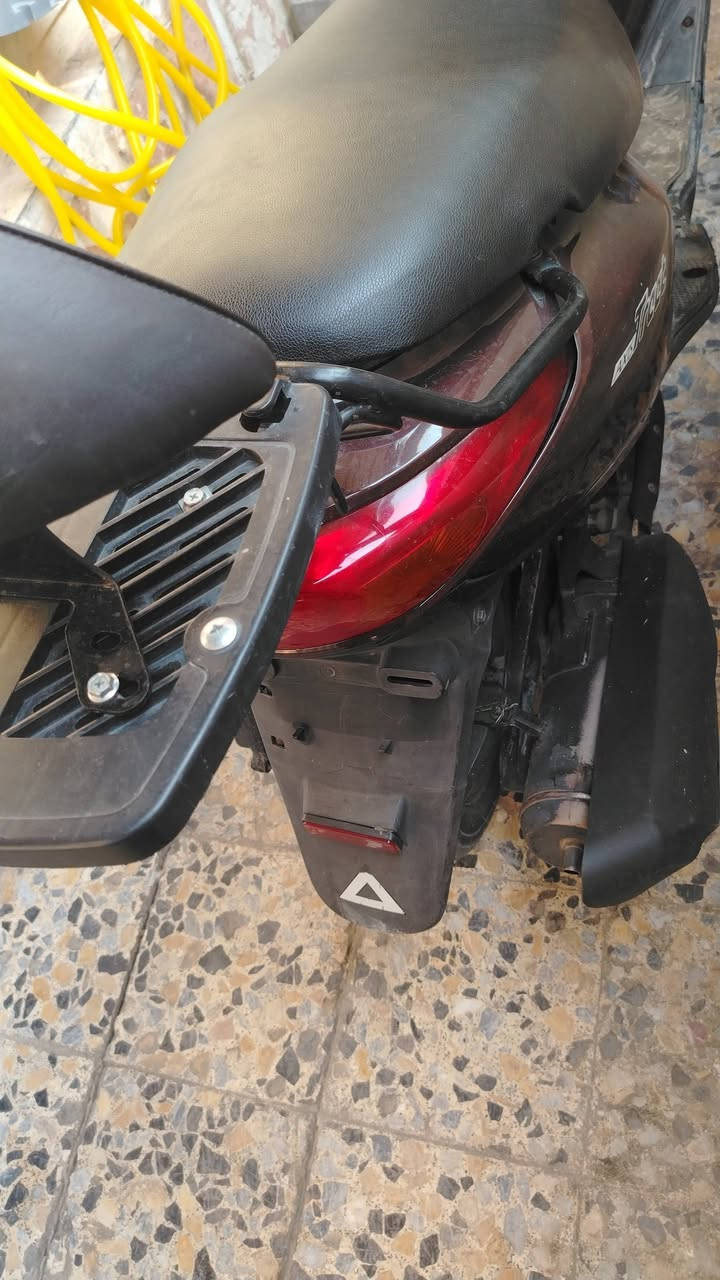 السلام عليكم ورحمة الله وبركاتة
من رخصة الادمن المحترم
اكزز ٢٠٠٩ ستاند كهربائي لون نوزل جكليتي مميز نازله من رمبه ١/ ١٢ نزلتها ١١٠٠$ مراوس حصرا ويه سكنس فحل نوزل خطين ماريد نطايح ابو نطايح لا يدخل رجأءا مكاني زيونة تجي تشوف بعينك من باب البيت اراوسك رقمي واتساب
***********
