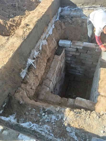 السلام عليكم. بيت هيكل للبيع مساحه البناء 170 متر  مساحه الارض 240متر بناء حديث الاساس عرض ٦٠سم وتسليح حديد والتكعيبه بناء ماشكاني عرض وبلوك درجه اولئ. المكان بستان الشيوخ السعر 28 مليون وبي مجال قليل للستفسار والاتصال *********** /***********
