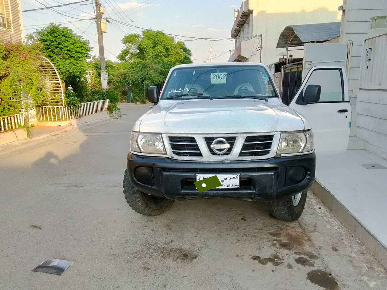 بەناوی خودای گەورەو میهرەبان 
ئەم کەڵەم بۆ هێناون شتێکی تا بڵێی جوانو هەرزان 
مۆدێل 2002محەسەن
ئارمە سەیارەکە 
گێرو مەکینەی بەشەرت 
ئەکسل پێشو دوای بەشەرت 
دەبڵ گێر قورسو سوکی ئیش دەکات
چوار تایەی جەبەڵی لەژێرە  قابیلی دەشتو شاخە 
مەکینەی و گێری بەشەرت 10 فیتەر 
چوار مکەبەرە و جام کارەبا 
کارەبای بەشەرت 
کامل کاتم کراوە کاتمی 3سانتیم ئەستور 
سەیارکە  پەڵە پەڵە بۆیاغی هەیە من بەحیزام دەیفرۆشم 
سەقفو شانی قەترە بۆیاغی نیە 
ماشااللە لە توندو تۆڵی ماڵەکە 
ماڵی فەقیر 
کابرێتەی تازە پاک کراوەتۆ جەدی بچوک کراوەتەوە بەنزین هەرناخوات لەقوەتی خۆی بێزارە 
کوشنەکانی نەتەقیون 
لەگەڵ موشتەریش ئەسازێین فرۆشیارین 
ناونیشانمان چەمچەماڵ 
تەنهاو تەنها فرۆشت 
*********** 
***********

