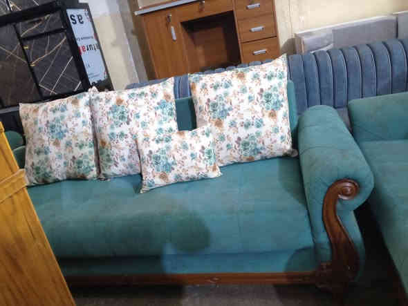 معرض تكريت للاثاث المنزلي للجمله والمفرد
تخم شغل حطاطه 6 قطع 11 مقعد معه كوشات نضافه فول وبسعر مناسب مبي اي شي اخو لجديد عنوان لمعرض 
تكريت شارع الزهور لحولي مقابل مدرسه كنوز لهليه مجاور مجمع رداد للنشائيه محل ابو عبد الله 🥰🌹 

للاستفسار اكثر تصال على الرقم الهاتف او مراسله ع واتساب 
***********
*********** واتساب
