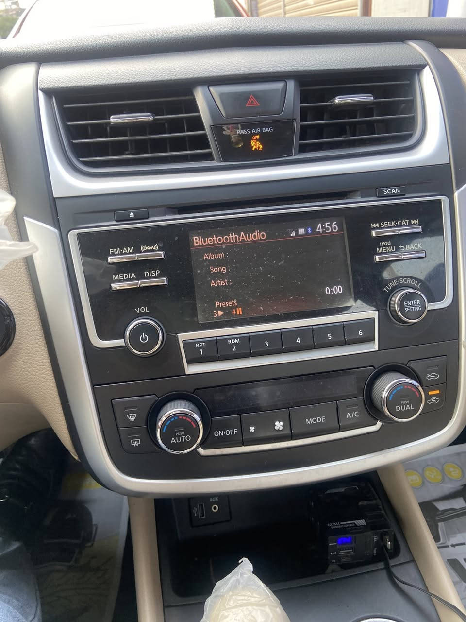 نيسان التما 2017قطعه وحده صبغ بند السياره جديده بمعنى الكلمه ماشيا  87  الف مايل السياره بأسمي مكان بغداد ارقام أربيل السعر 128 بيه مجال قليل  رقم الهاتف ***********
