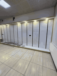 للبيع رفوف البسه سعر مناسب*********** +عشر دنك+مرايتين حجم كبير+ستاندات
