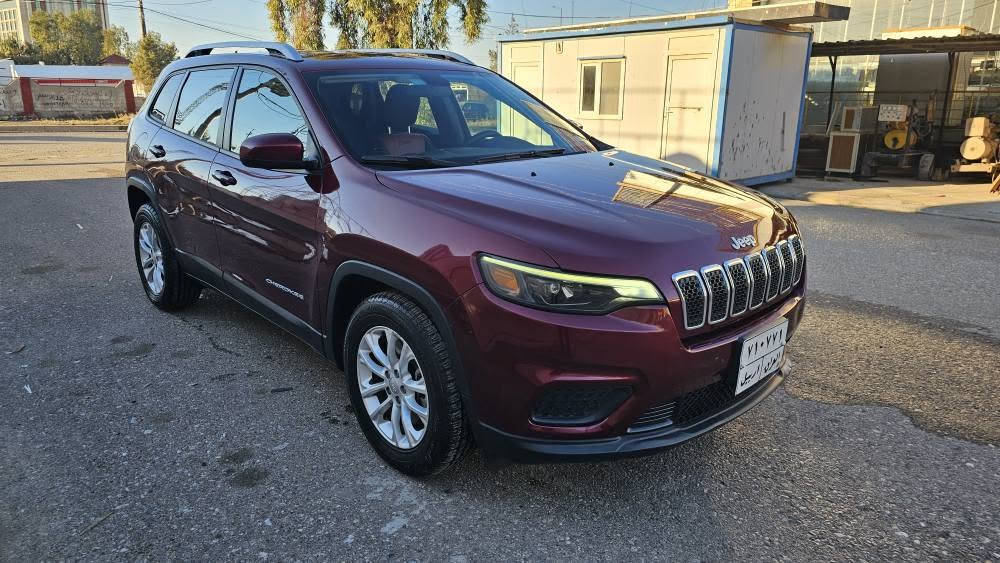 🚙 جيب كومباس
✨️ مودیل٢٠٢٠
✔بدون صبغ ️كلين بدون ارباك او داخلى 👍
↔️٧٨امايل ماشى
⚙️دعامية و لايت بلادى
🪪سنوية جديد بأسمى
💰سعر133💲
🏫مكان اربيل
📞 ***********واتس أربيل, العراق
