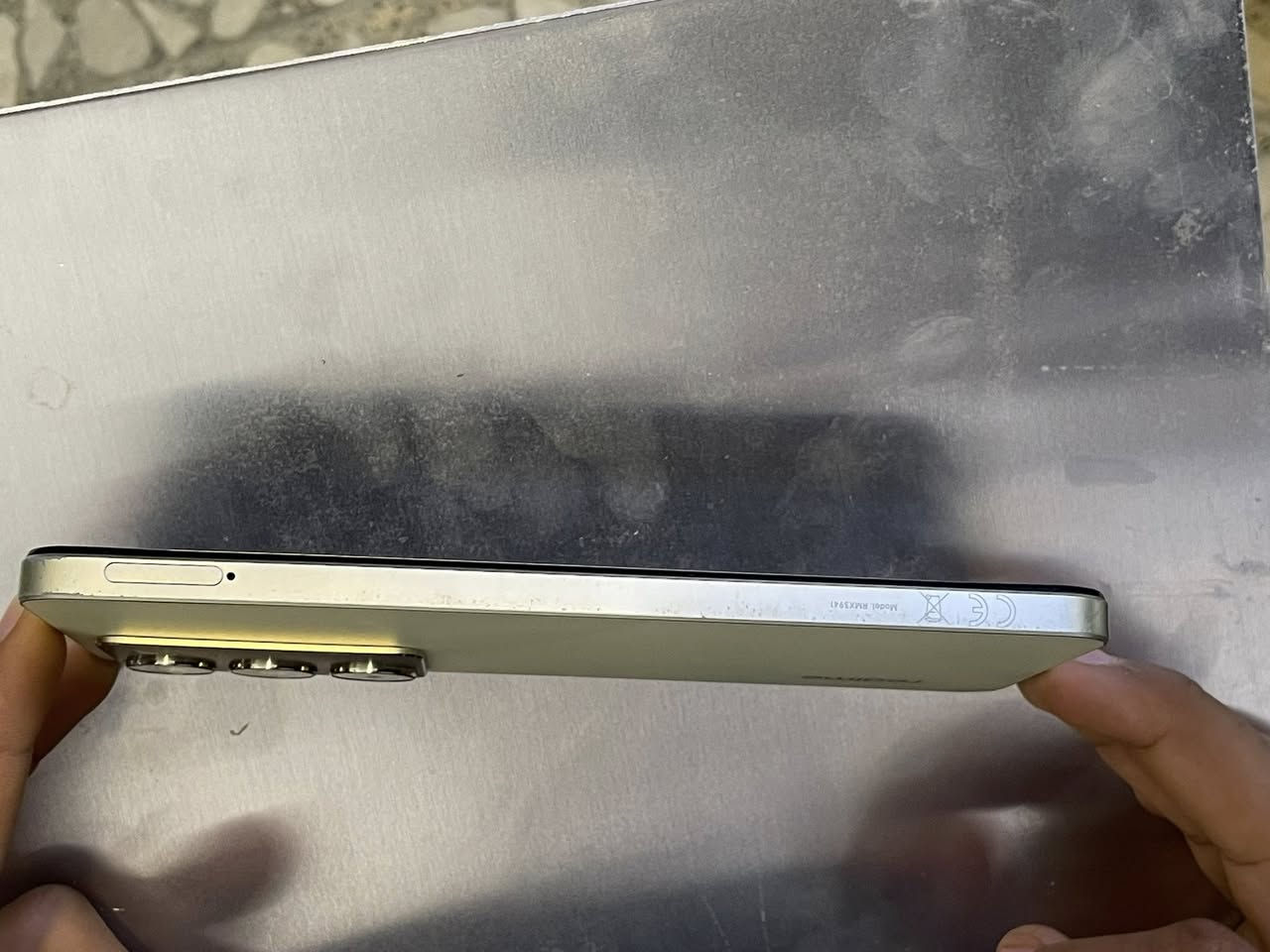 � الموديل: Realme C75
🔹 الرام: 8GB
🔹 الذاكرة الداخلية: 512GB
🔹 المعالج: MediaTek Helio G92 Max ثماني النواة 
🔹 الشاشة: 6.72 إنج FHD+ بدقة 2400×1080 وتردد 90Hz 
🔹 الكاميرا الخلفية: 50 ميكابكسل 
🔹 الكاميرا الأمامية: 8 ميكابكسل 
🔹 البطارية: 6000mAh تدعم شحن سريع 45W 
🔹 النظام: Android 14
🔹 الشحن: Type-C
🔹 يدعم بصمة + Face Unlock
شاحنته وكارتونه وياه الاصليات السعر 225الجهاز حيل جديد مصارلي هواي من اخذته


**إذا كنت صاحب هذا الإعلان وتريد حذفه لأي سبب، رجاءا أرسل رسالة إلى الدعم الفني**