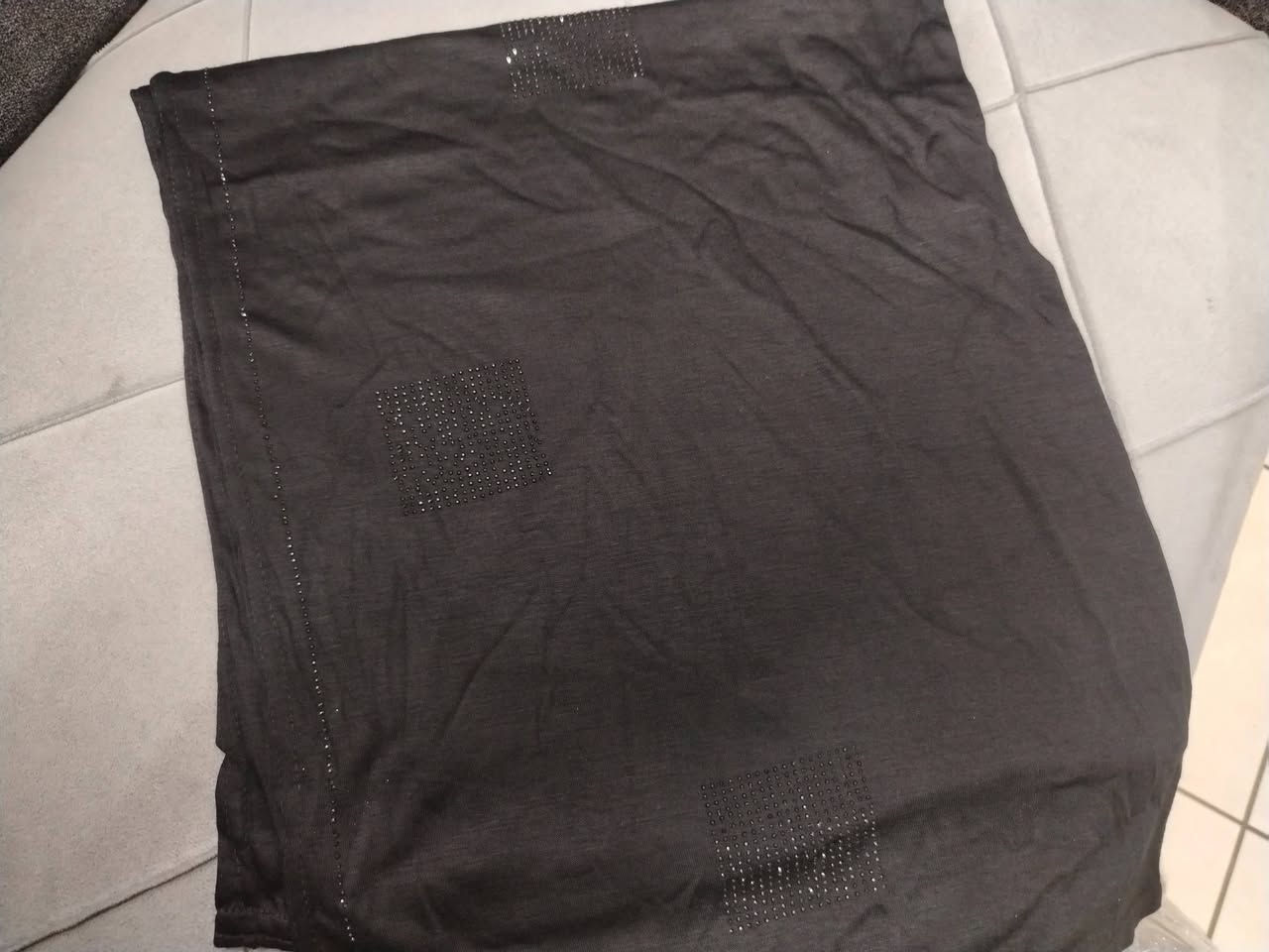 شيلات اسود فاحم نقش مختلف الطول مترتين العرض متر سعر ٤ فقط


**إذا كنت صاحب هذا الإعلان وتريد حذفه لأي سبب، رجاءا أرسل رسالة إلى الدعم الفني**