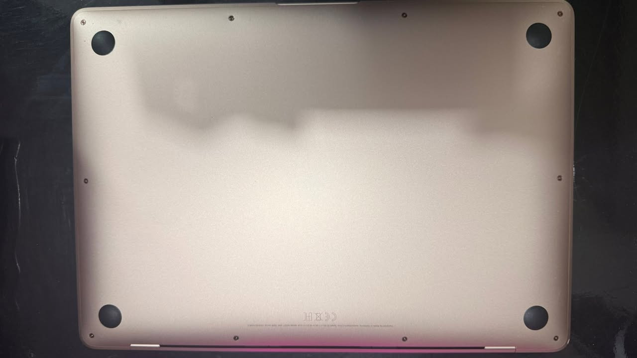 Macbook air M1
Storage 256gb

Memory 8gb

Battery 🔋 96 

مستخدم قليل كولش نضافتة ١٠٠ بالمية 

سعرة ٦٠٠ الف و بي مجال بسيط
للاستفسار : ***********

