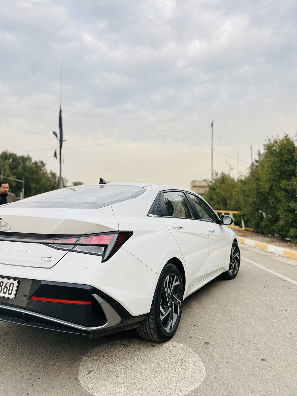 السياره جديده كفاله عامه           . السعر 147.   

النترا.    2024     رقم أربيل     ماشية 49
    
المواصفات فوووول      .      محرك 1500 دبل نوزل دوش 
شاشه ديجتال 
بصمه                            جام عل ريمونت اوتو 
كشنات جلد 
هند بريك بصمه         تحويل.  اووكاله
اوتو هولد                  
فتحه سقف                   
محرك 1500دبل نوزل                            
حساس لايت 
حساس خلفي بلادي 
حساس أمامي بلادي 
تبريد قطعتين
كاميرا خلفيه بلادي 
جي بي اس
نضام تشغيل الكاميرات 
شاشه  كبيره اصلي ابل كار بلي 
نضام ترحيب مري شفط
نضام مود درايف إيكو وسبورت و عادي
تحكم ستيرن فول 
ويل كب كروم حجم 17
لد امامي نهاري
 شباك نيكل
مانع انزلاق
مانع انحدار 
لايت عدسات زنون 
ايرباكات
جهاز موازنه ABS

للاستفسار الاتصال السيارة 
***********
