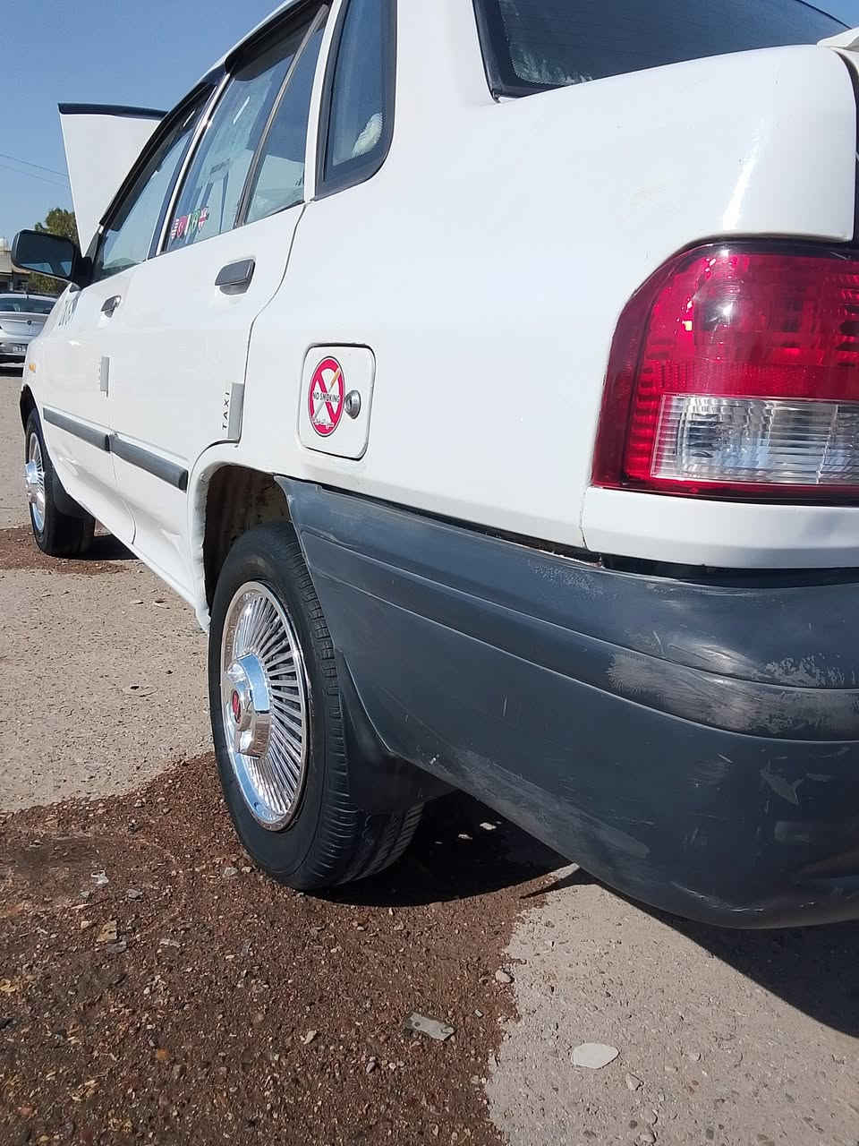 السلام عليكم سياره سايبه للبيع موديل 2011 سياره جاهزه قبل للشغل للجناي كير مكينه تبريد تخم تاير جاهزه كله جديد المكان بغداد رقم انجليزي تحويل ثاني يوم غرامات مصفره العنوان بغداد الدولعي الحريه السعر 37 وبيها مجال شيء بسيط للشراي رقم التليفون ***********
