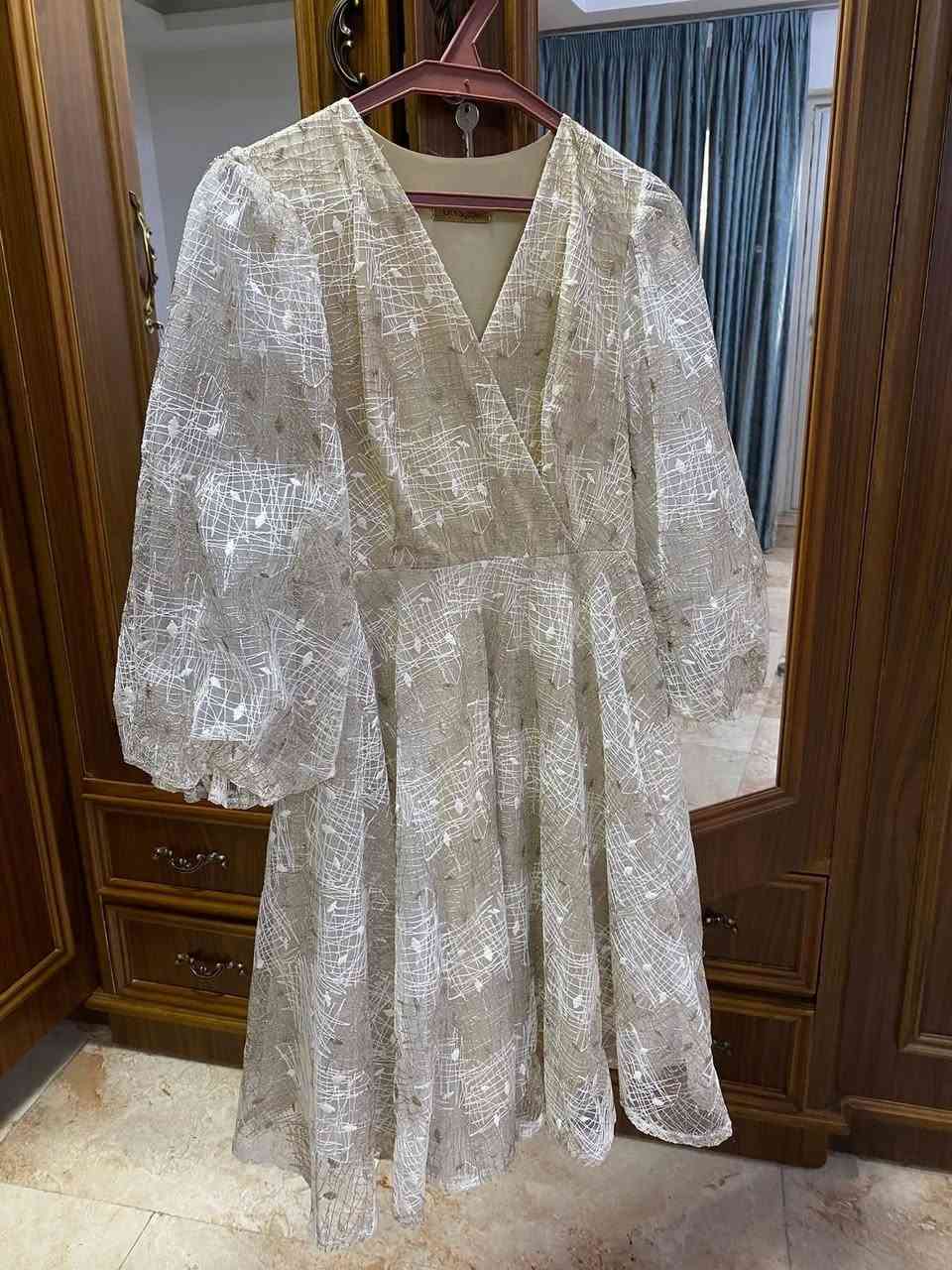 مرحبا بنات عندي هذني الفساتين اريد ابيعهم
اني قياسي ٣٨ بلضبط 
بالنسبه للكلابيه قياسها لارج او اكبر شويه 
وكل القطع نظيفه وملبوسه على مره وحده


**إذا كنت صاحب هذا الإعلان وتريد حذفه لأي سبب، رجاءا أرسل رسالة إلى الدعم الفني**