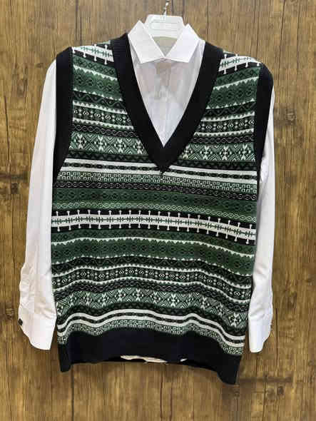 يارب ….🙏  جديييد 🆕

يلك مسبع خامه جوخ حجري قطعه ثگيله ومرتبه💯

موديل رسمي شبابي نازك🔥

☎️📱/ ***********
