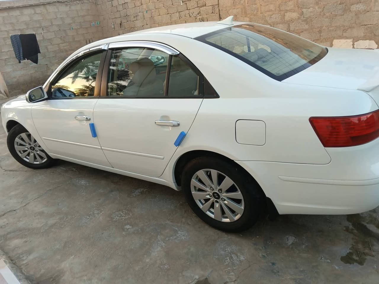 السلام عليكم سوناتا امريكي موديل ٢٠٠٩ سيارة جديدة مكينة وكير وصدر امامي وخلفي كفالة بيهة صبغ حزام بسبب تكشير ،تخم تاير، داخلها جلد +شاشة 
سيارة احلى من الصور 
السعر ٩٩وبيهة مجال قليل 
العنوان ديالى بعقوبة 
الرقم  ***********
