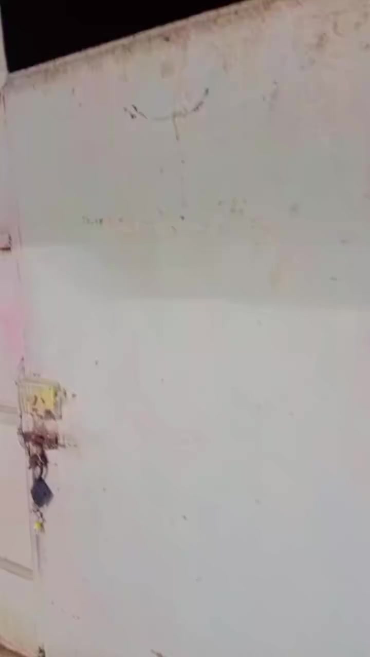 السلام عليكم بيت تجاوز بالرحمانيه شارع الشيش سعره 6وبي مجال بسيط والاتصال على هذا الرقم ***********
