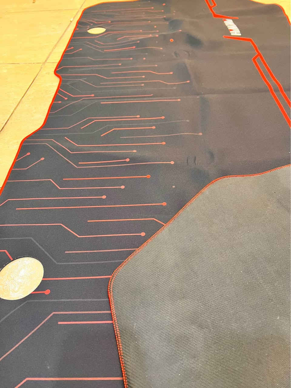 سەر مێزیکی گەیمینگ مارکەیە نوێیە بەکار نەهاتووە پشتی کامل لاستیکە درێژی ١٦٠ سانتیمە 
هەولێر 
گەیاندن هەیە أربيل, العراق


**إذا كنت صاحب هذا الإعلان وتريد حذفه لأي سبب، رجاءا أرسل رسالة إلى الدعم الفني**