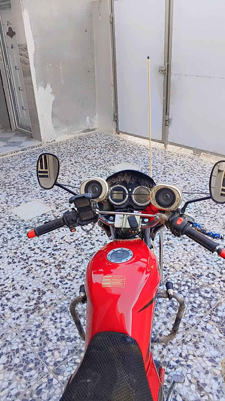 سلام عليكم موطور سايم اللبيع موديل 2018وبي وراق سعر مليون 200وبيه مجال مكانه فلوجه ستفسار عل رقم ***********
