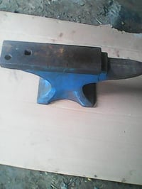 للبيع سندان أصلي ٩٠ كيلو ٢٥٠ألف وبيه مجال بغداد ٠٧٧١٦٩٩٩١٧٥