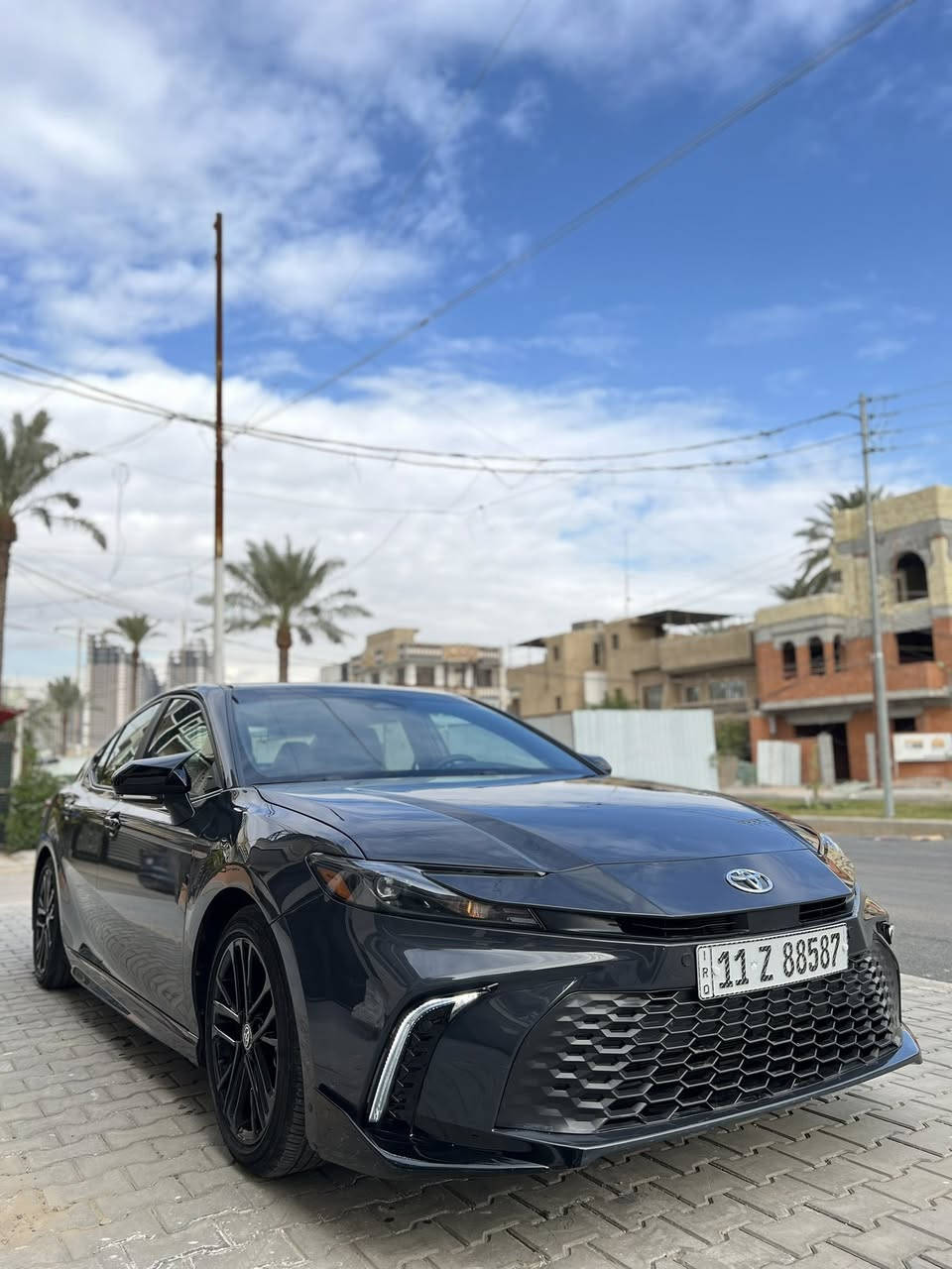 تويوتا كامري 2025 SE هايبرد بانزين مكينة 2500 ياباني اصلي لون اسمنتي رقم بغداد الانكليزي باسمي سنوية وهزة جديدة السيارة بوضع الزيرو ماشية 19 الف دخول جديد فول عدا الفتحة 
✅ بصمة تشغيل 
✅ شفتات ستيرن 
✅ 3 انضمة قيادة ( سبورت -ايكو - نورمال )
‏✅ EV مود 
✅ كشنات جلد ملكي 
✅ كشن كهرباء 
✅ تبريد بيانو 
✅ شاشة ابل كار بلي اندويد اوتو 
✅ شحن لاسلكي 
✅ عداد دجتال 
✅ رادار امامي خلفي جانبي
✅ نقاط عمياء مانع اصطدام 
✅ تحديد مسار قيادة ذاتية 
✅ قطعتين تبريد 
✅ لد امامي خلفي عدسة متغير 

وبعد بيها هواي مواصفات السيارة حادثها جاملغ وحافة البنيد بدون دواخل بدون شواصي مثل ماموضح بالصور 
السعر 233 ورقة وبيها مجال 
هاتف ***********
العنوان بغداد المنصور
