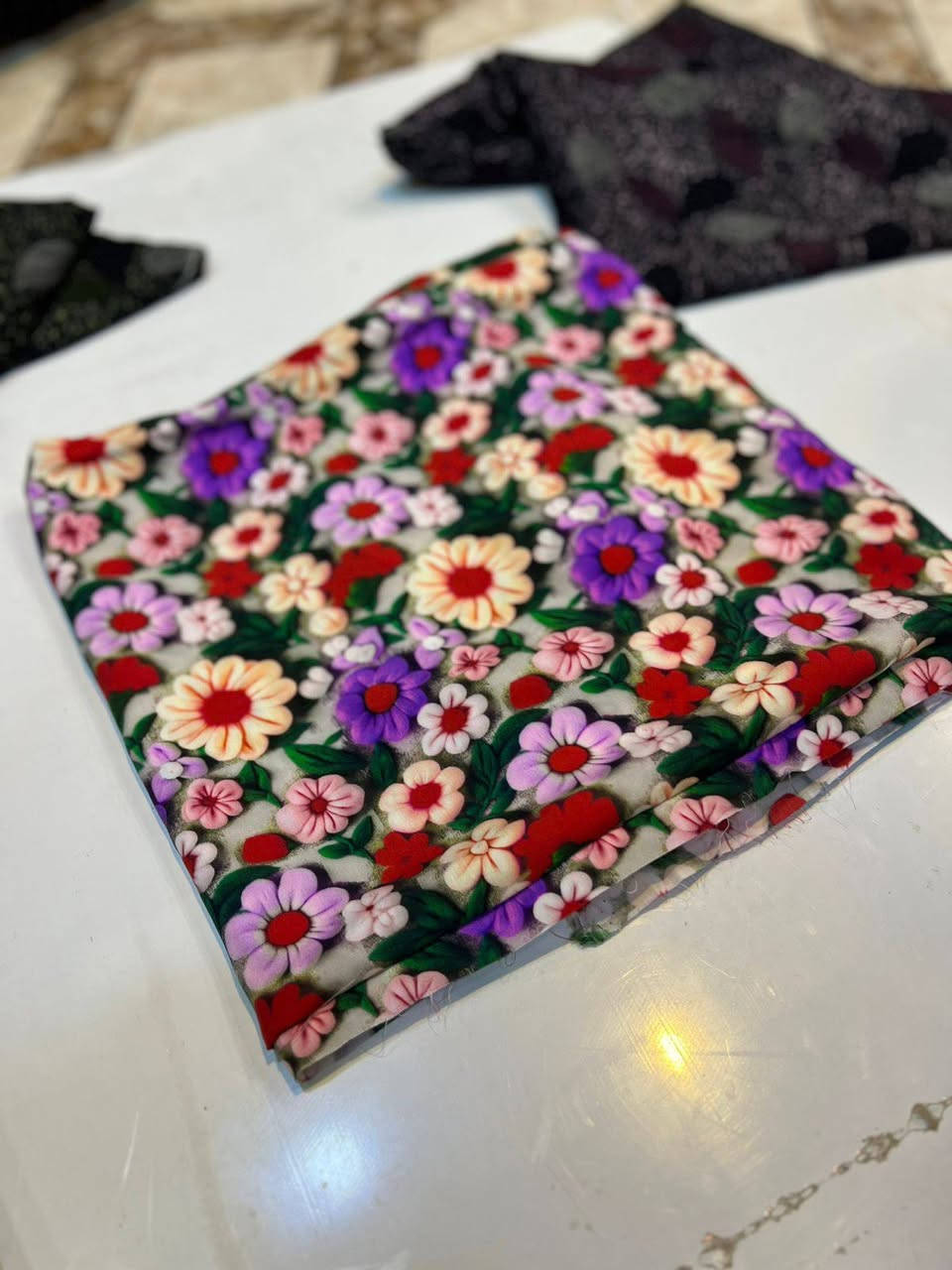 حلويات العيد. ✅
  🌸 كشمير 3D ثقيل🌸
يرهم فساتين نفانيف قميص
خاميه ثقيله درجه اولى 
‎الخاميه لاصليه وليست تقليد

‎ جميع النقشات متوفره داخل المحل

‎#جمله /#مفرد
***********
***********
 🔥‎الاستفسار عن الاسعار 💵 

يوجد خدمة توصيل للمحافظات ‎مراسلتنا على الخاص📨
