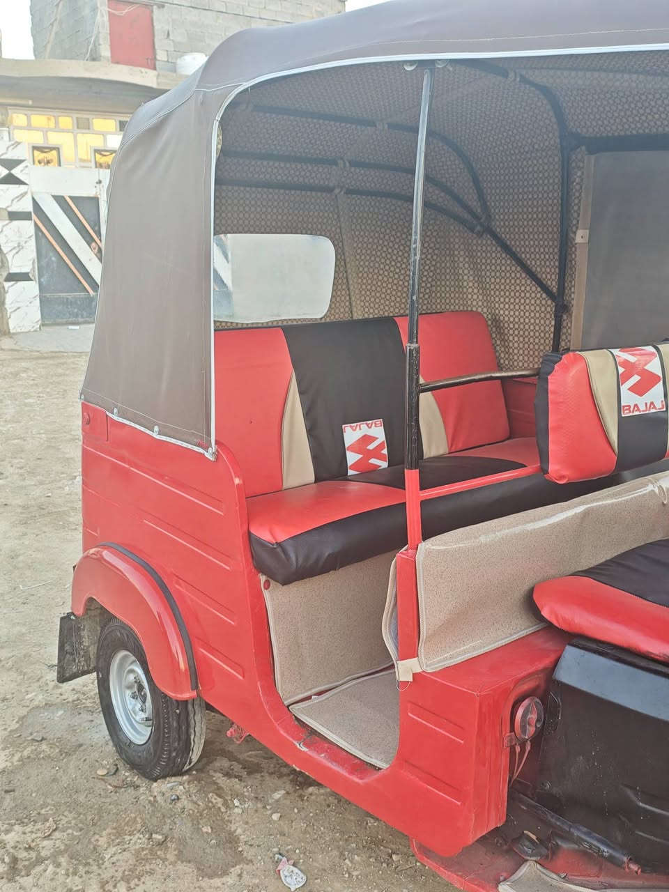 سلام عليكم تكتك موديل 18داخلة 19 مرقمة بسمي مصبوغة عام لجمالية تخم تاير تخم دبلات لوي جدد كهربائيات كلهة شغالة
دوشمة وكاعيات جدد تكتك كل نقص مابيهة السعر 4800 وبيه مجال قليل عنواني واسط العزيزية ما متواجد فيس رقم تليفون ***********
