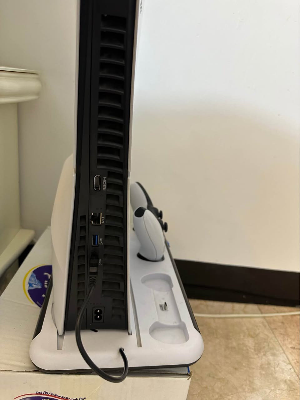 بلي فايف سلم اوروبي مستخدم شي بسيط الجهاز بل لوك ما مفتوح ولا داخل صيانه الجهاز كامل ملحقات مع استاند مبرد اصلي اضافي للتواصل *********** بغداد, العراق
