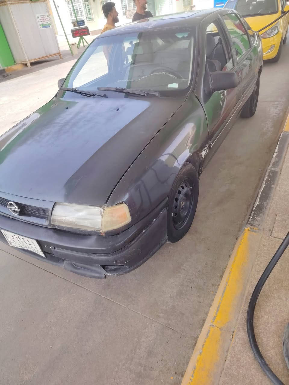 السلام عليكم فكتره موديل 92 جنطه حجم 18  مكينا بيها بديه رخاوه ترايك بصره سنويه 28 كبون بنزين بيها تخم تاير جديد سعر 32 ومجال مكان موصل حي انتصار *********** / ***********
