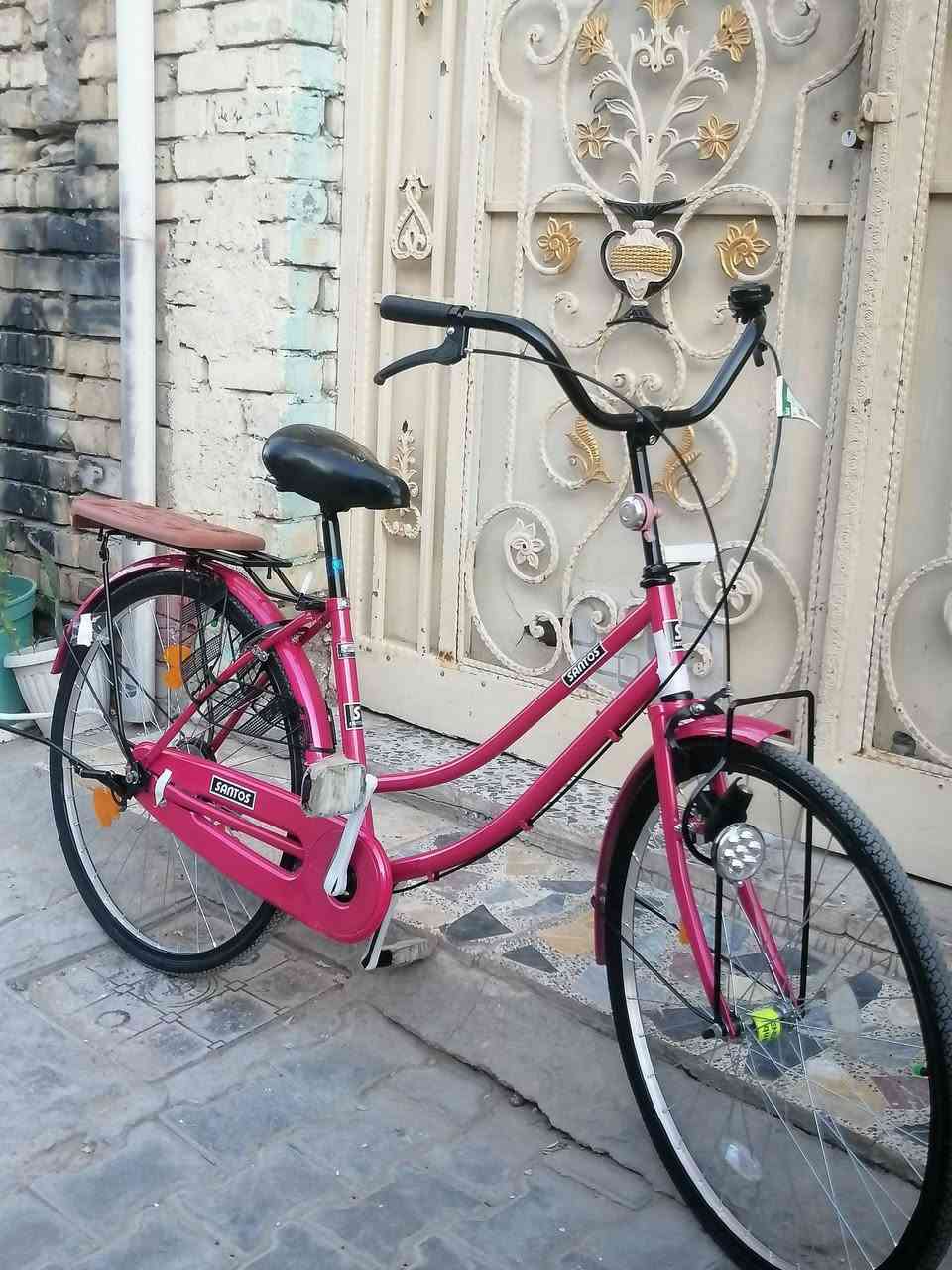 سلام عليكم بايسكل لون وردي مميز شركته سانتوس مرغوبه حجم٢٦بايسكل كفاله عامه ماناقصه شي كامل مكمل ربع ماتذب علي جديد بمعنه الكلمه سعر١٥٠ وبي مجال للطيبين💖 متواجد خاص💥 لاستفسار***********🧿
