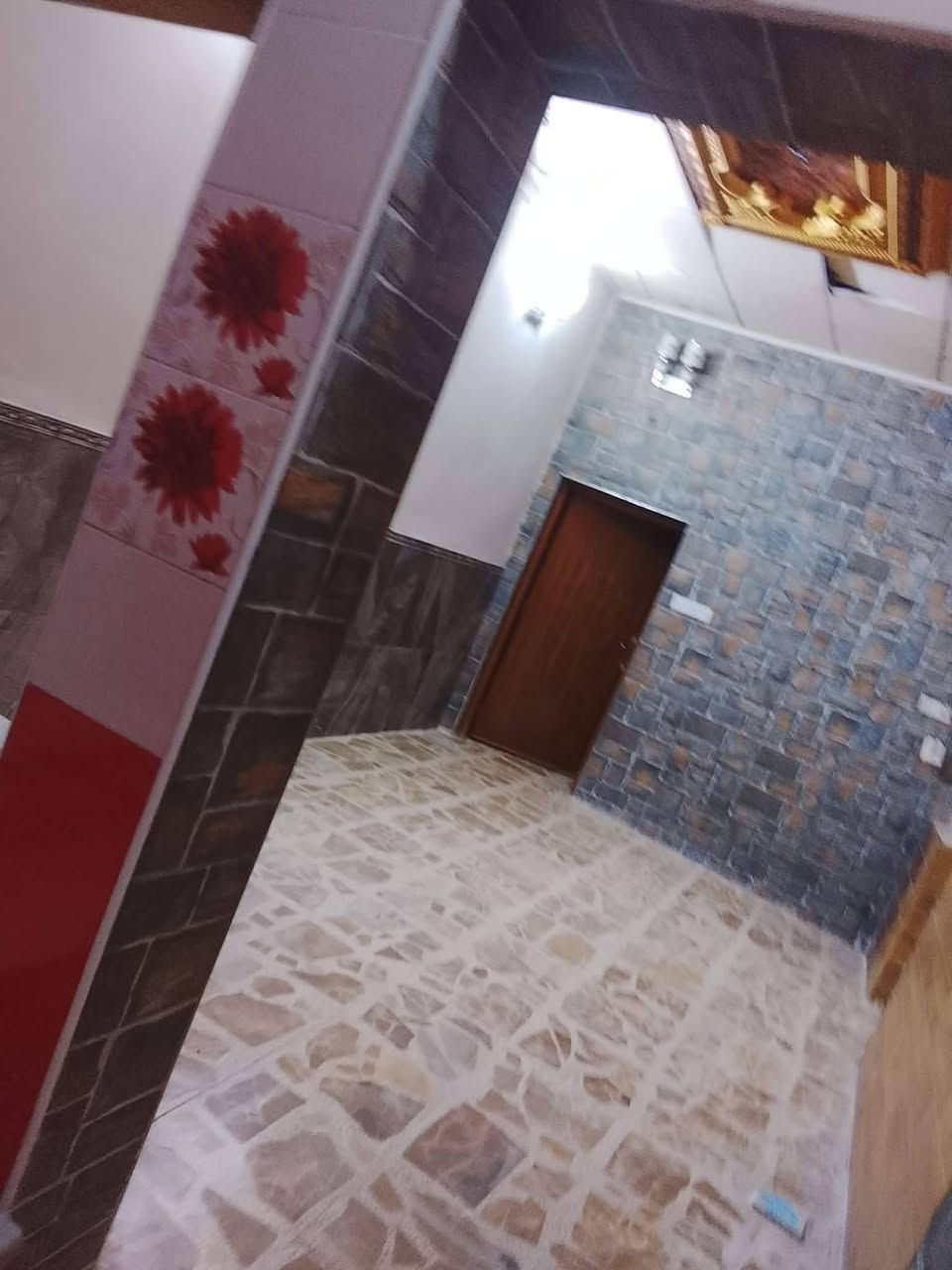 السلام عليكم 

بيت لايجار في النجف لاشرف حي النداء منطقت 48 شارعه مفتوح ع شارع المكاتب وثاني بيت عن الساحه مال مدارس لامسك والعنبر وعصر الضهور المدرسه الصينيه 

المساحه 100 م يحتوي ع استقبال صاله مطبخ غرفه نوم حمام توليت طابق الثاني غرفه وصاله وصطح

البيت كله كاشي وسرميك ونضيف بي تانكي وماطور مغسله سخان جديد 

ايجاره 250 الف


**إذا كنت صاحب هذا الإعلان وتريد حذفه لأي سبب، رجاءا أرسل رسالة إلى الدعم الفني**