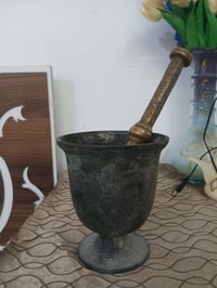 هاون قديم قياسه ١٣ ونص سعره 50 نهايته الاتصال ،07708844300 واتساب