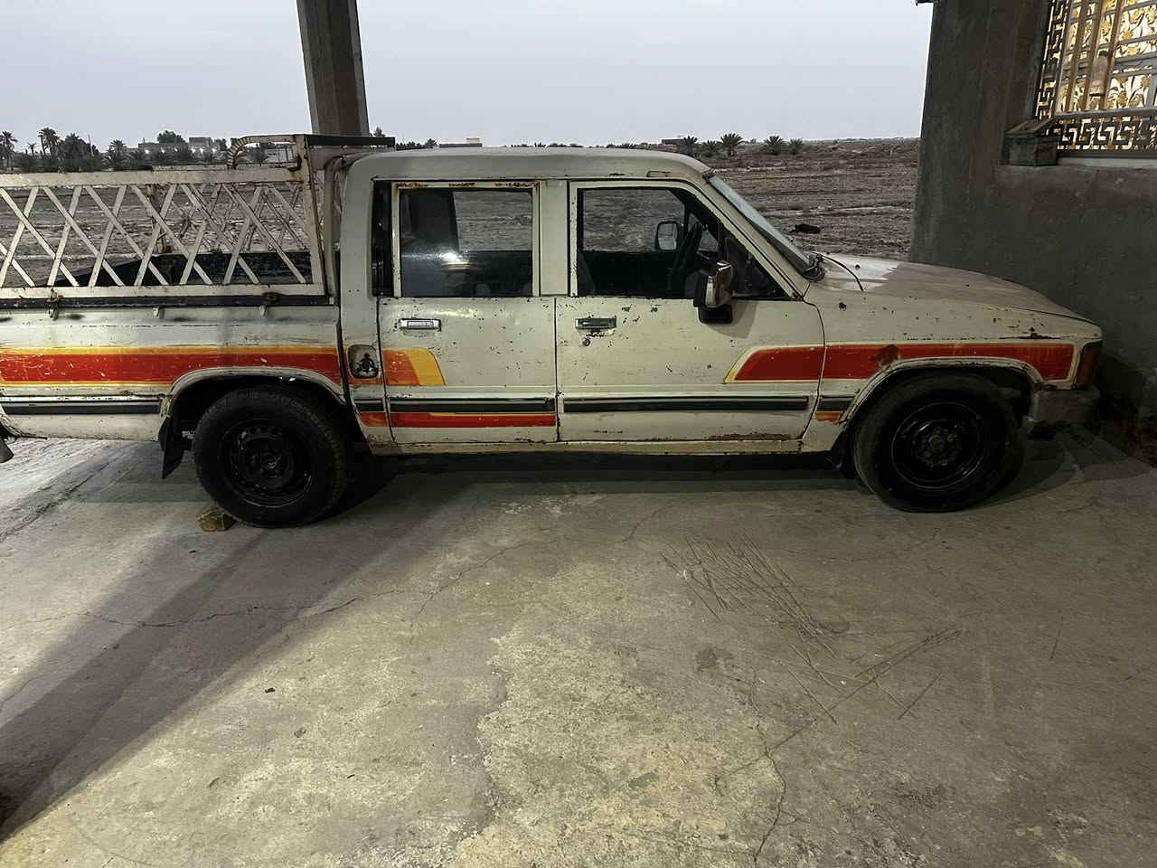 سلام عليكم بيكم 88 لبيع رقم. مميز 1975 بسمي جاهزه سياره كهربائيات كلها شغاله دوشمه جديده توني مسويها محرك مكفول كير مكفول مداور بيومها مكان سياره سماوه 
تواصل *********** 
سعر ٣٣بيها مجال
