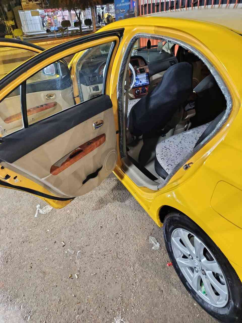 السلام عليكم كريت وال ٢٠١١ للبيع جاهزه مكينه يارس كبير كير ومكينه وتبريد تدفىه شغاله سنويه لل٢٠٢٧ مصفره هيىه وغرامات اني وكيل اول صاحبها الشرعي موجود تحويل او تريد اوكلك مابيها تبديل شواصي دواخل مكفوله بيها تصفيات مال تكسي وبيها بلسقف زنجار خفيف واني مصلحه حتى ليصير خياس سعرها٤٥بيها مجال ***********
